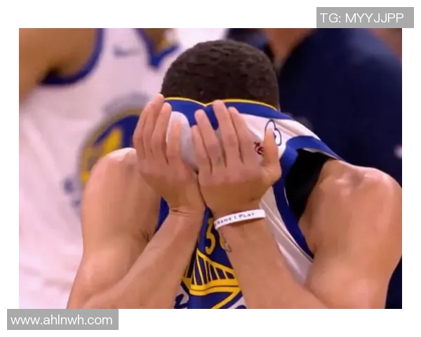 20160207勇士与雷霆激战回顾球迷热议精彩瞬间与赛后分析 20160207勇士与雷霆激战回顾球迷热议精彩瞬间与赛后分析